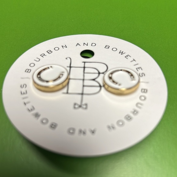 Bourbon and Bowties Gold Horseshoe Earrings - Picture 3 of 3